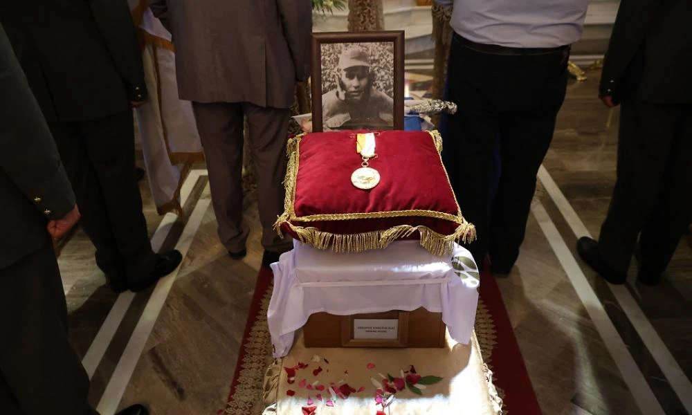 Συγκίνηση στην Κρήτη: 50 χρόνια μετά, τα οστά του καταδρομέα Ηλία Τούλη επέστρεψαν στη γενέτειρά του